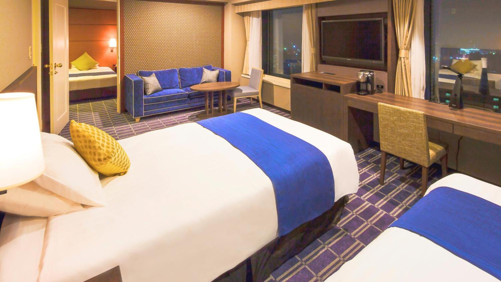 Premier Hotel Nakajima Park Szapporo Kültér fotó A suite on board